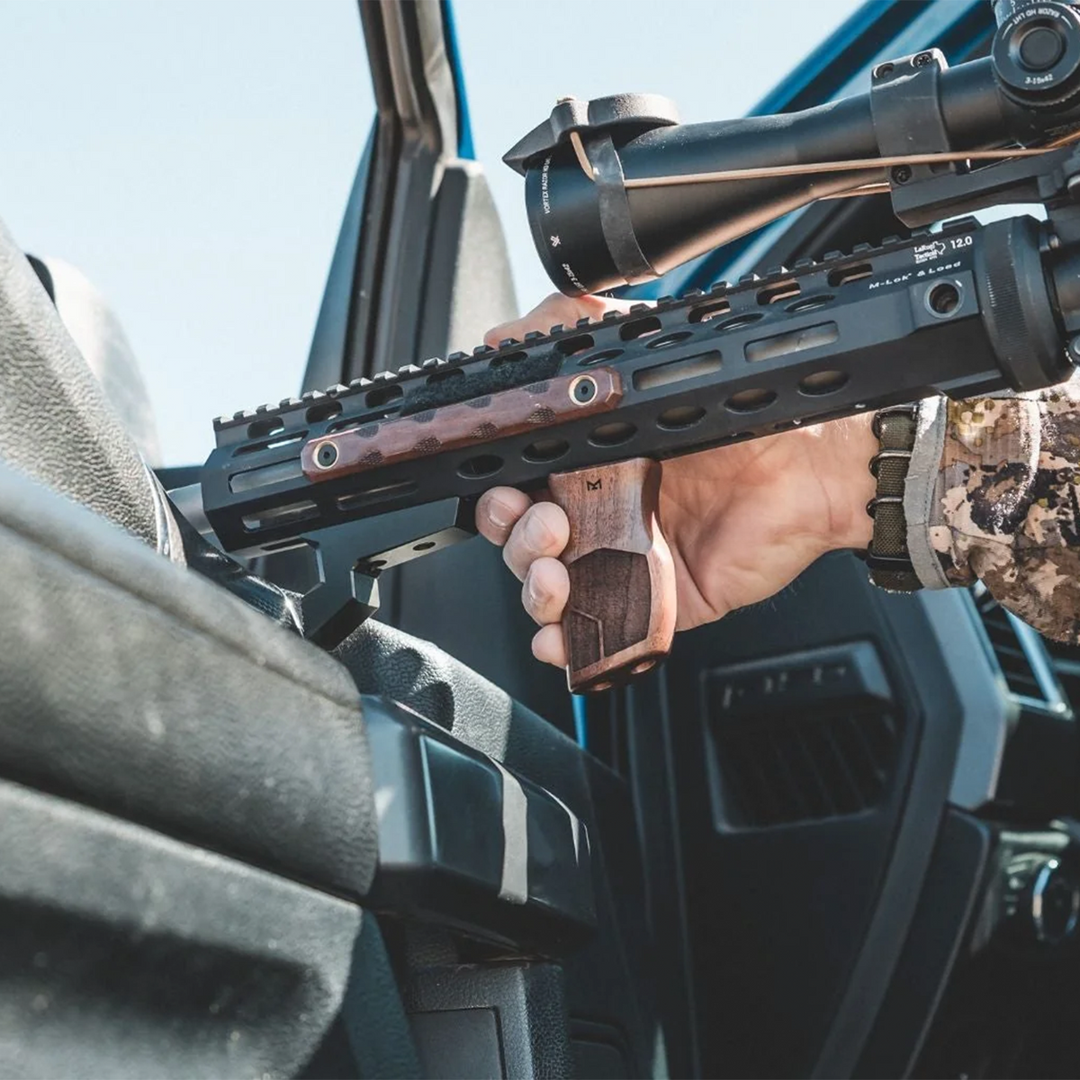 WOOX Vertical Grip - M-LOK - American Walnut / CNC-machined Aluminum