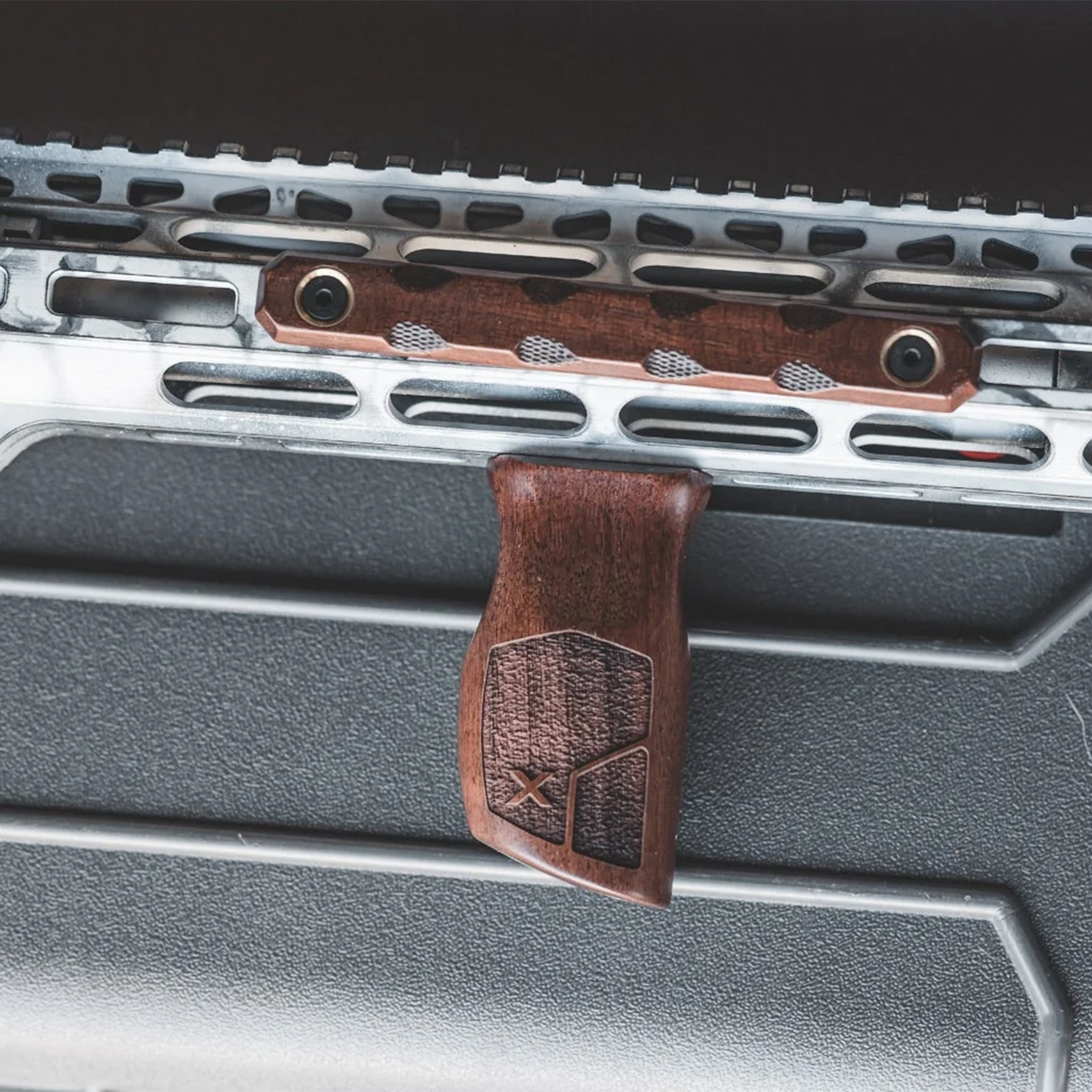 WOOX Vertical Grip - M-LOK - American Walnut / CNC-machined Aluminum